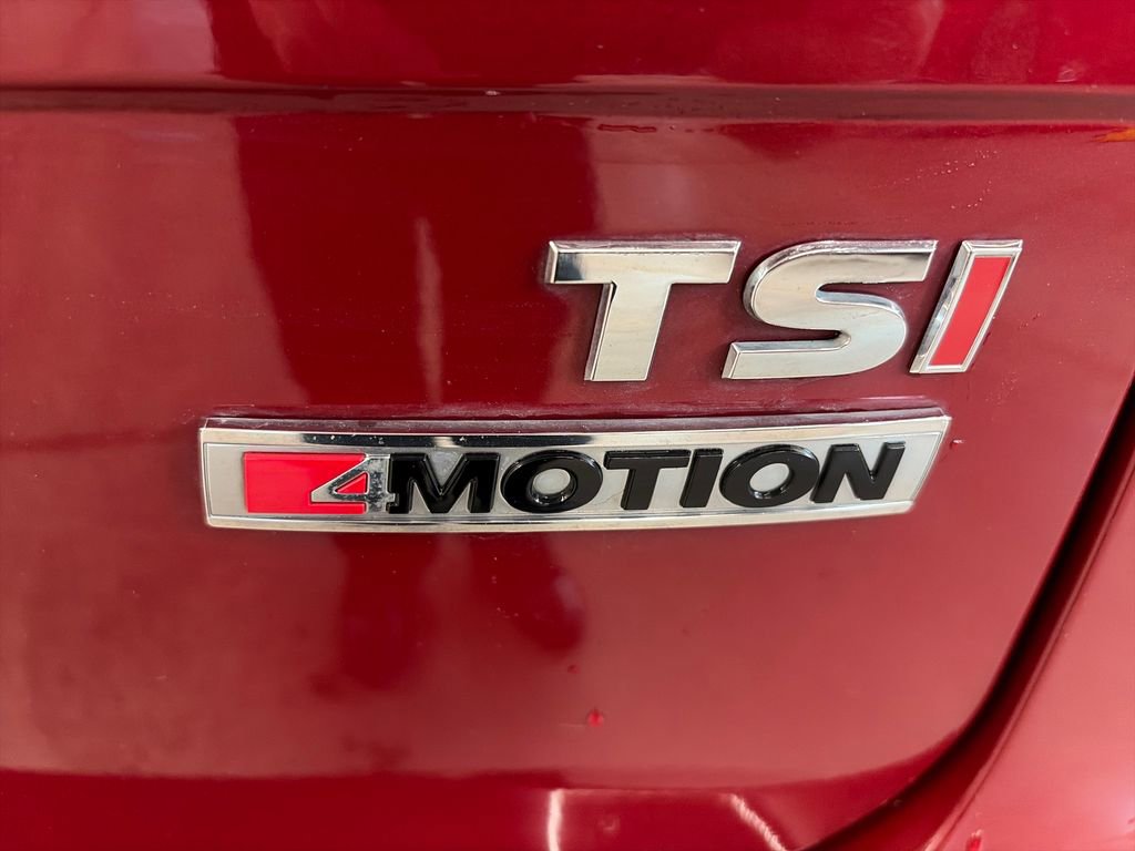 Used 2018 Volkswagen Tiguan SE AWD/4WD image 29