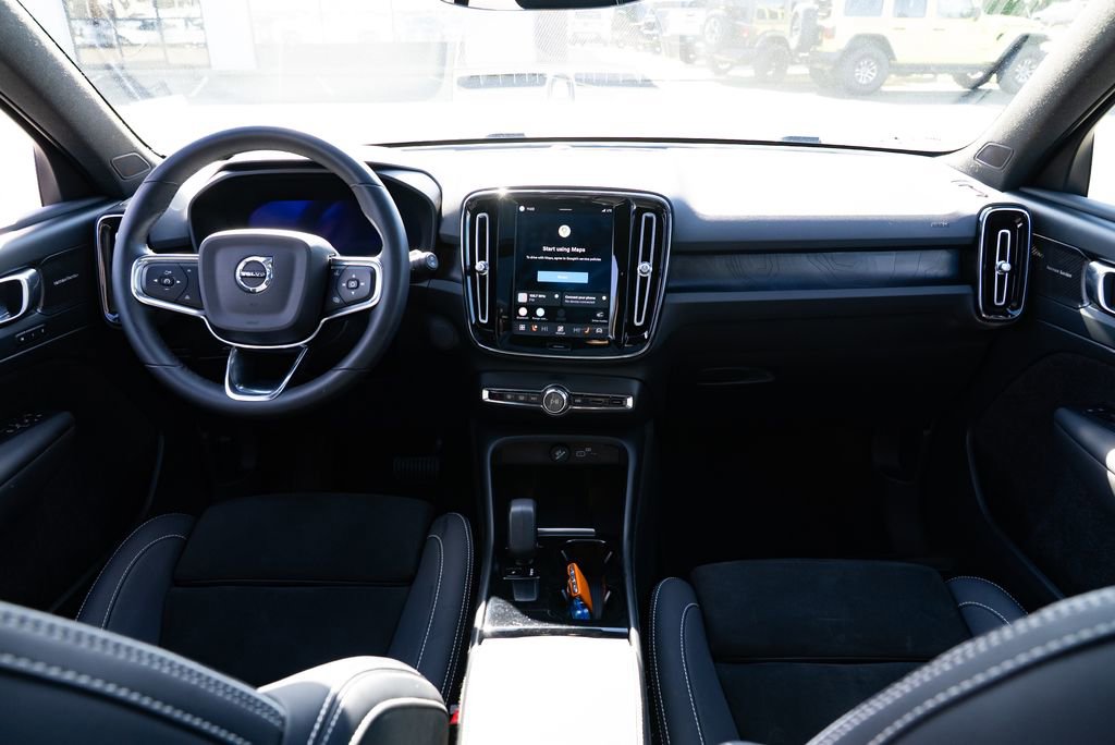 Used 2023 Volvo XC40 Recharge Ultimate AWD/4WD image 8