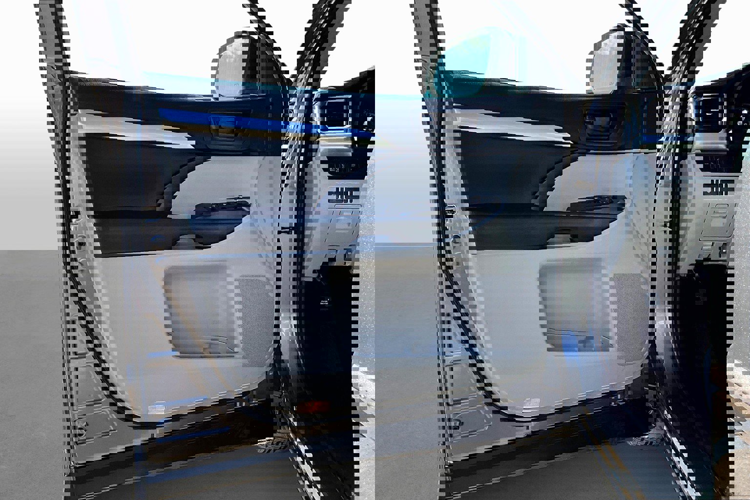 Used 2018 Toyota Highlander LE image 16