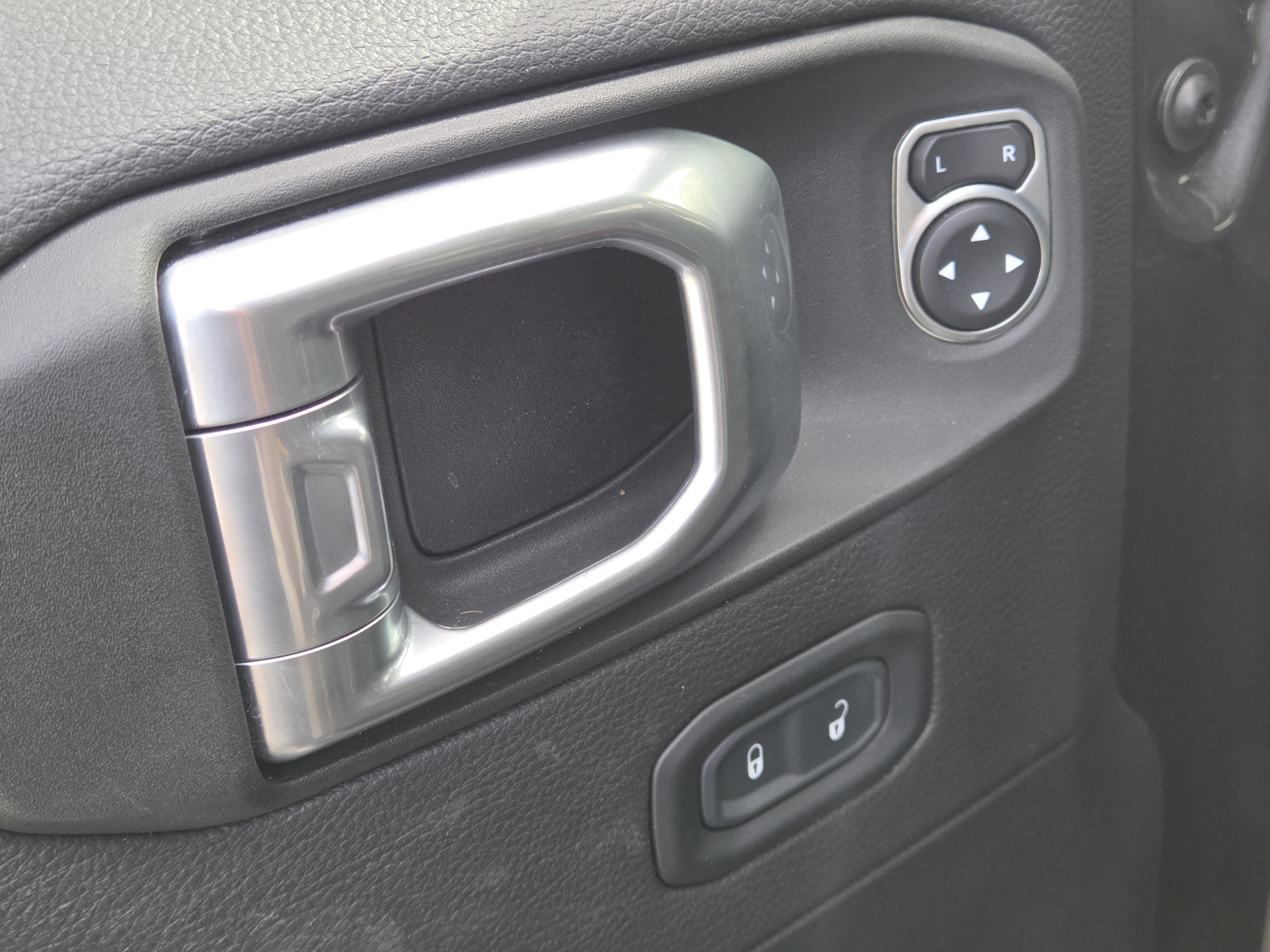 Used 2021 Jeep Gladiator Rubicon AWD/4WD image 32
