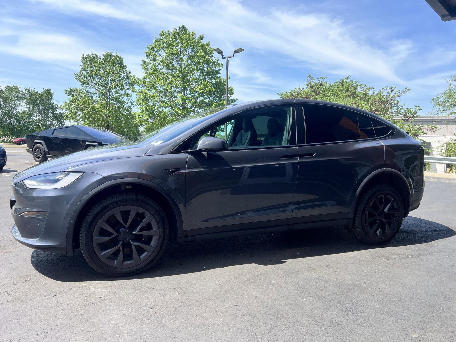Used 2022 Tesla Model X AWD/4WD image 3