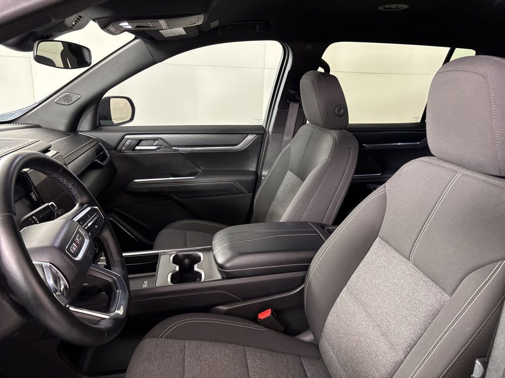 Used 2025 GMC Acadia Elevation image 27