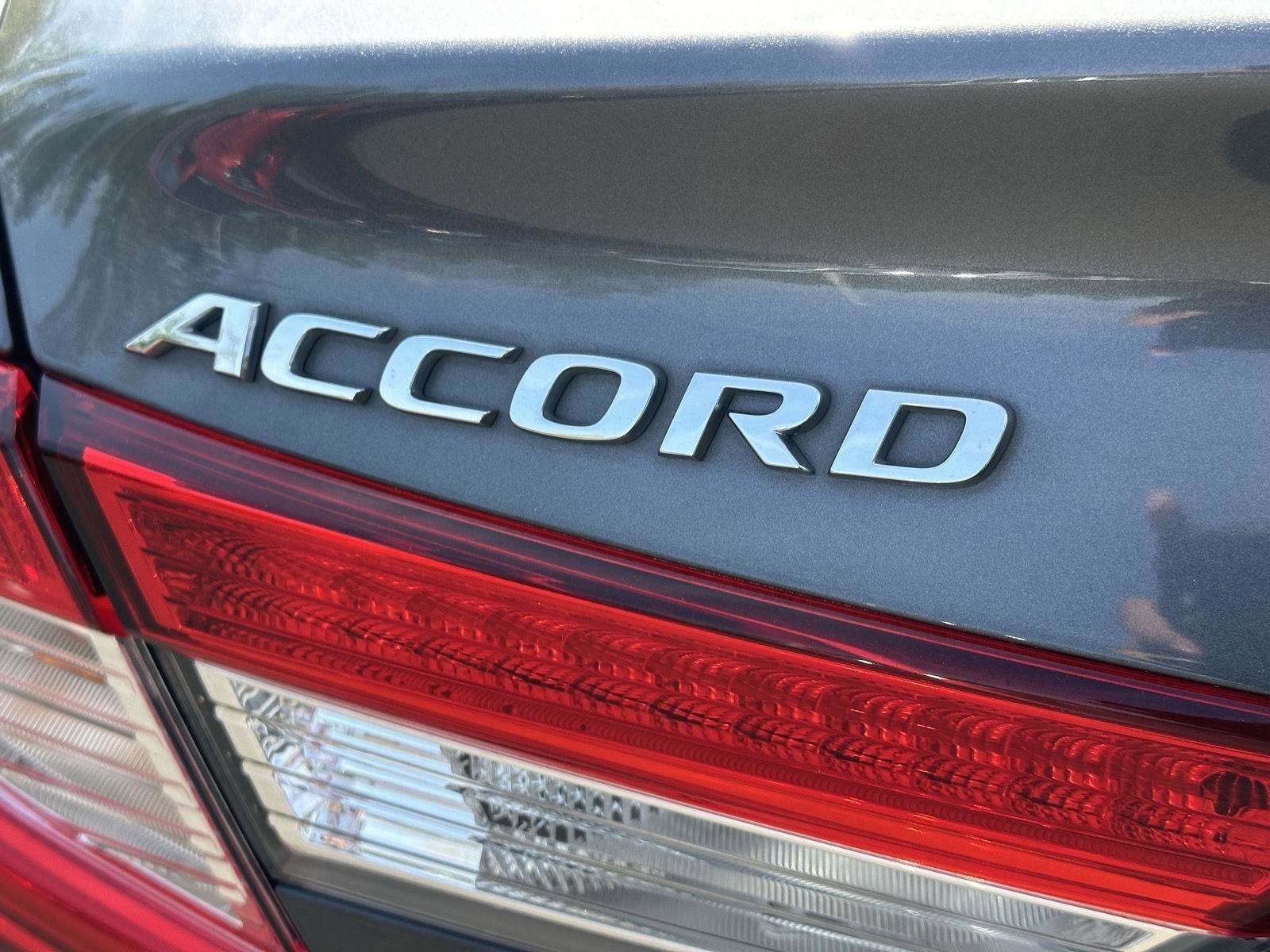 Used 2019 Honda Accord EX image 10