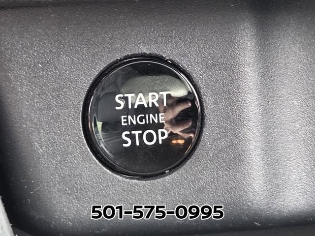 Used 2025 Nissan Rogue SL FWD image 32