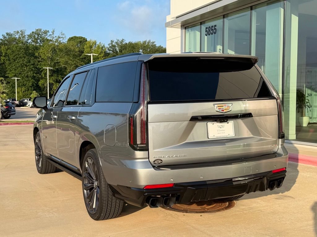 Used 2025 Cadillac Escalade ESV V AWD/4WD image 3