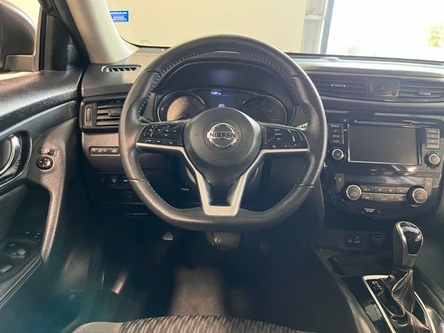 Used 2020 Nissan Rogue SV image 21
