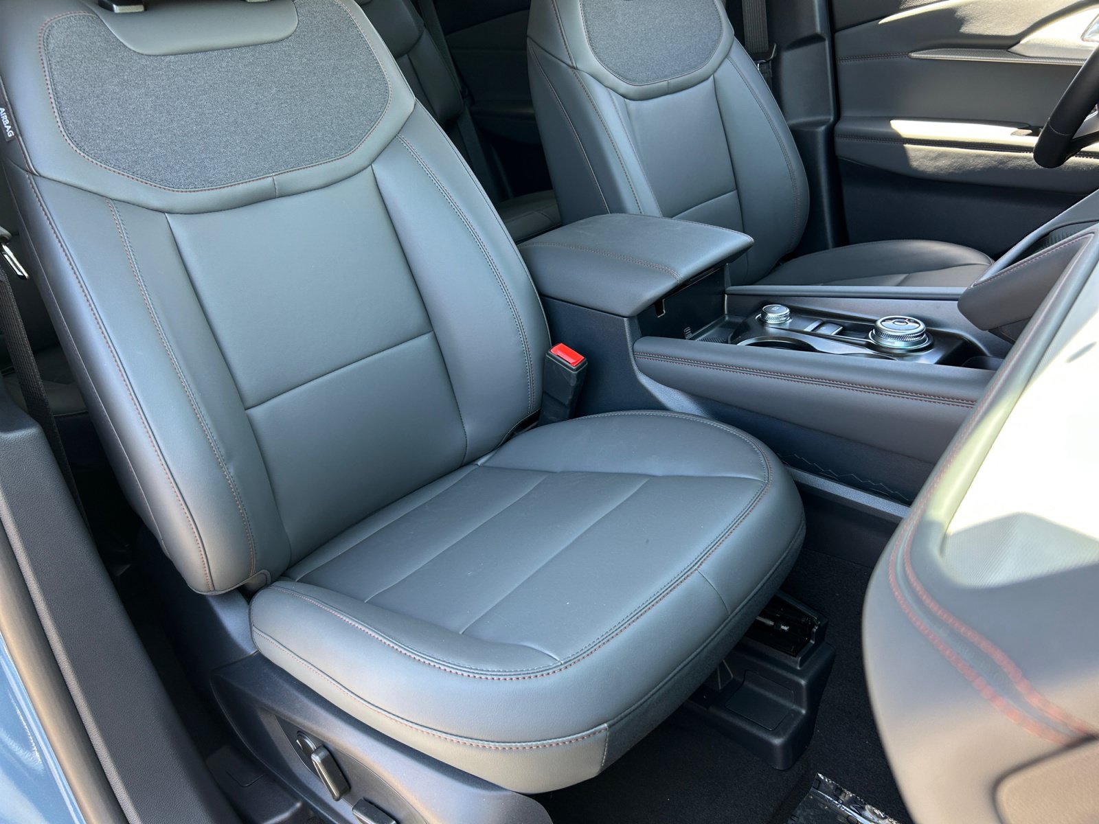 New 2026 Ford Explorer Active w/ Active Comfort Package AWD/4WD image 19
