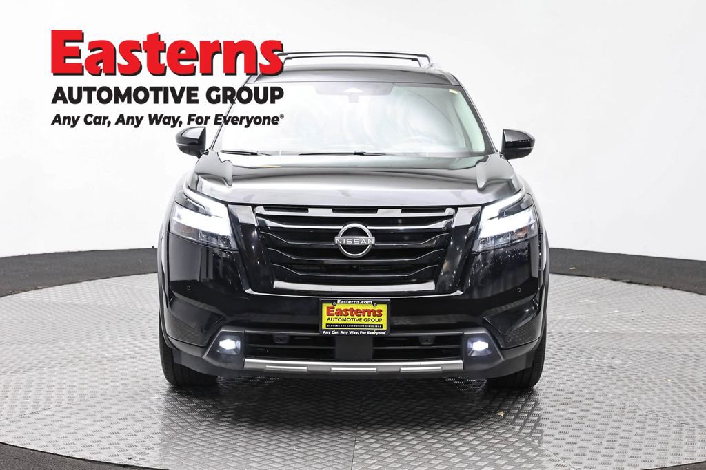 Used 2023 Nissan Pathfinder SL w/ Lighting Package (N92) AWD/4WD image 2