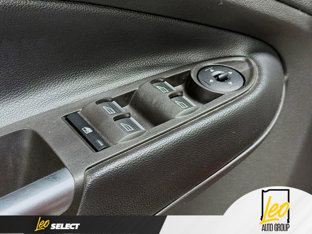 Used 2019 Ford Escape Titanium AWD/4WD image 18