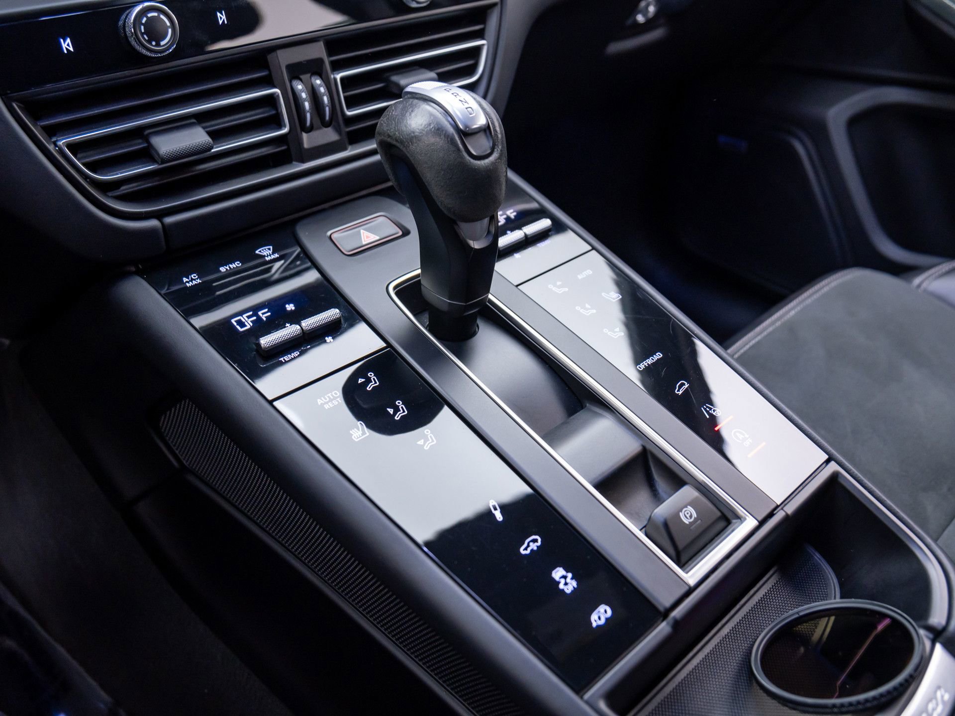 Certified 2024 Porsche Macan GTS image 13