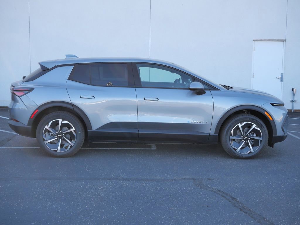 New 2026 Chevrolet Equinox EV LT image 2