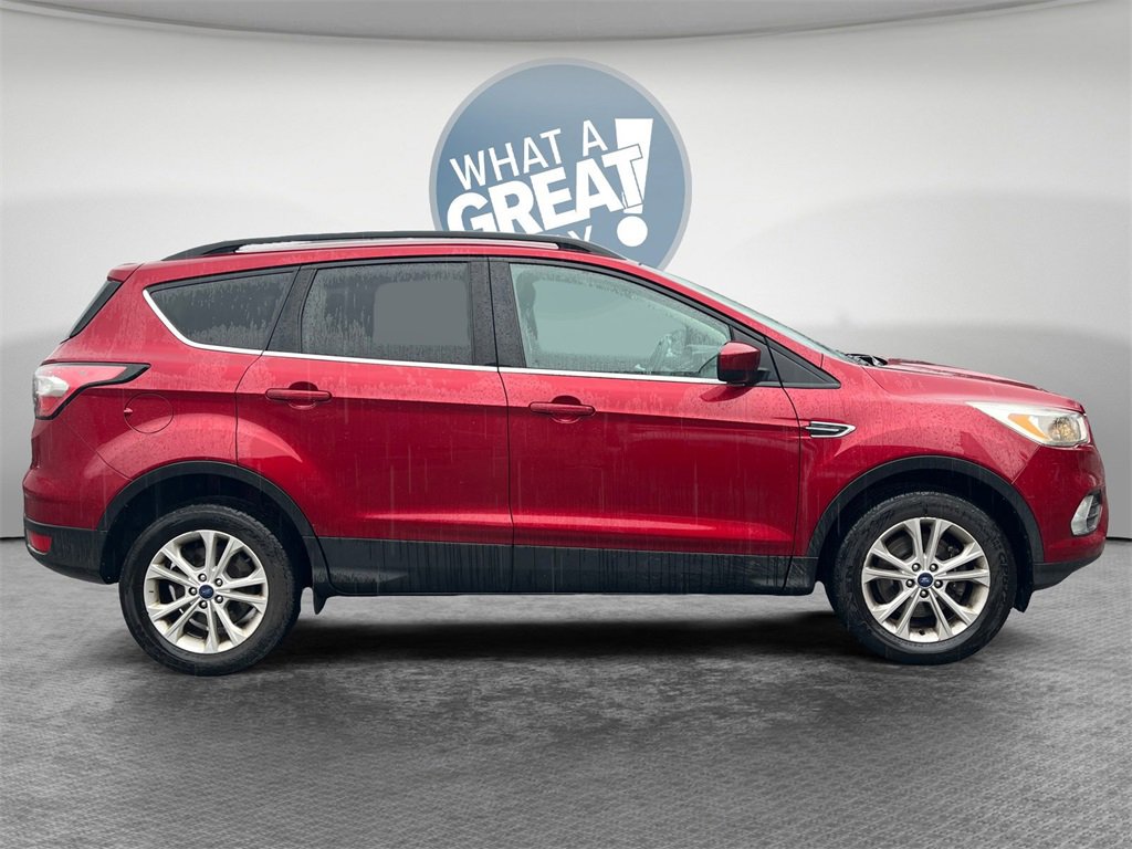 Used 2018 Ford Escape SE w/ SE Sync 3 Package image 2