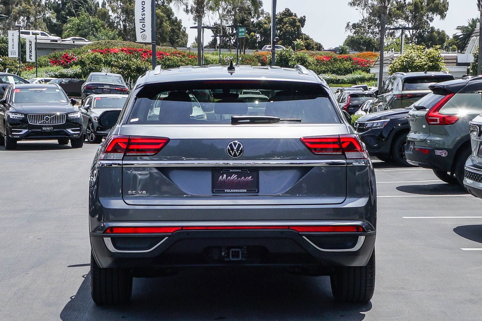 Certified 2023 Volkswagen Atlas Cross Sport SE FWD image 7