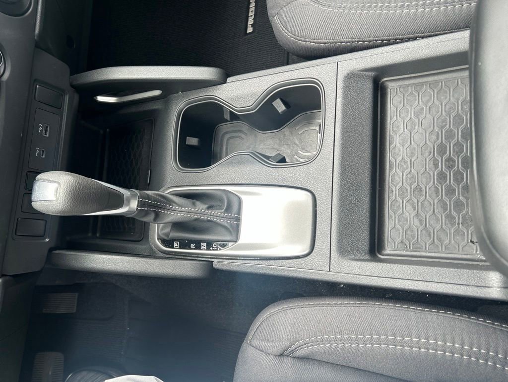 Certified 2025 Nissan Frontier SV RWD image 12