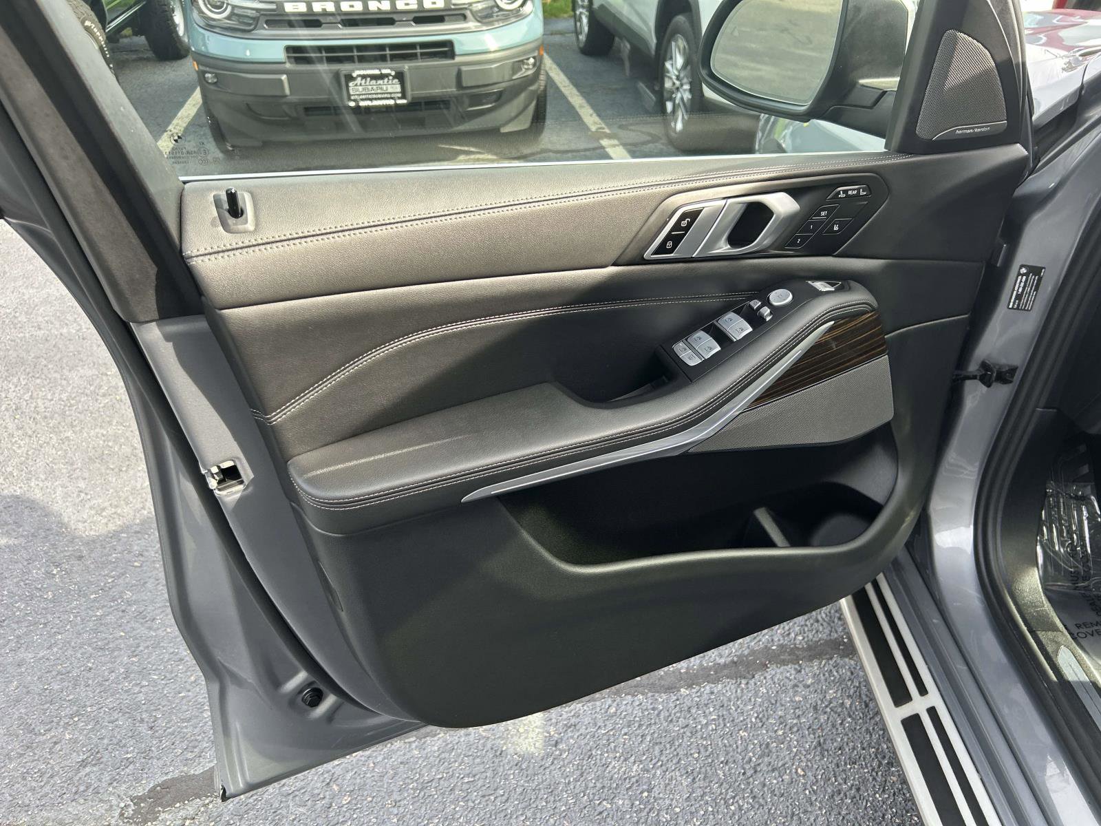 Used 2024 BMW X7 xDrive40i w/ Premium Package image 19