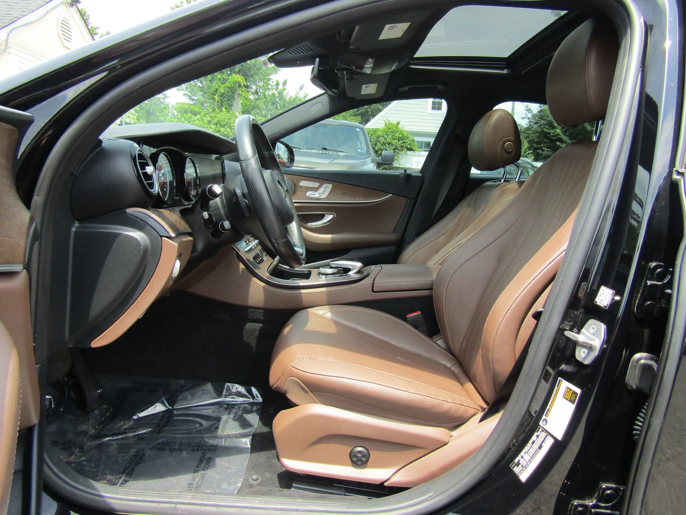 Used 2018 Mercedes-Benz E 300 4MATIC w/ Premium 1 Package image 10