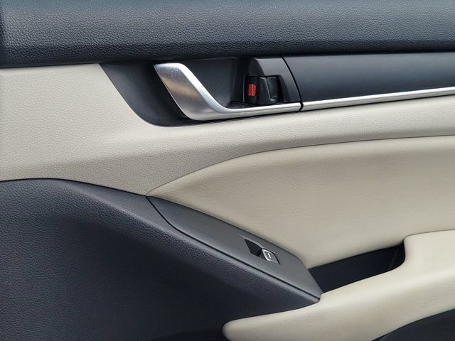 Used 2018 Honda Accord EX image 7