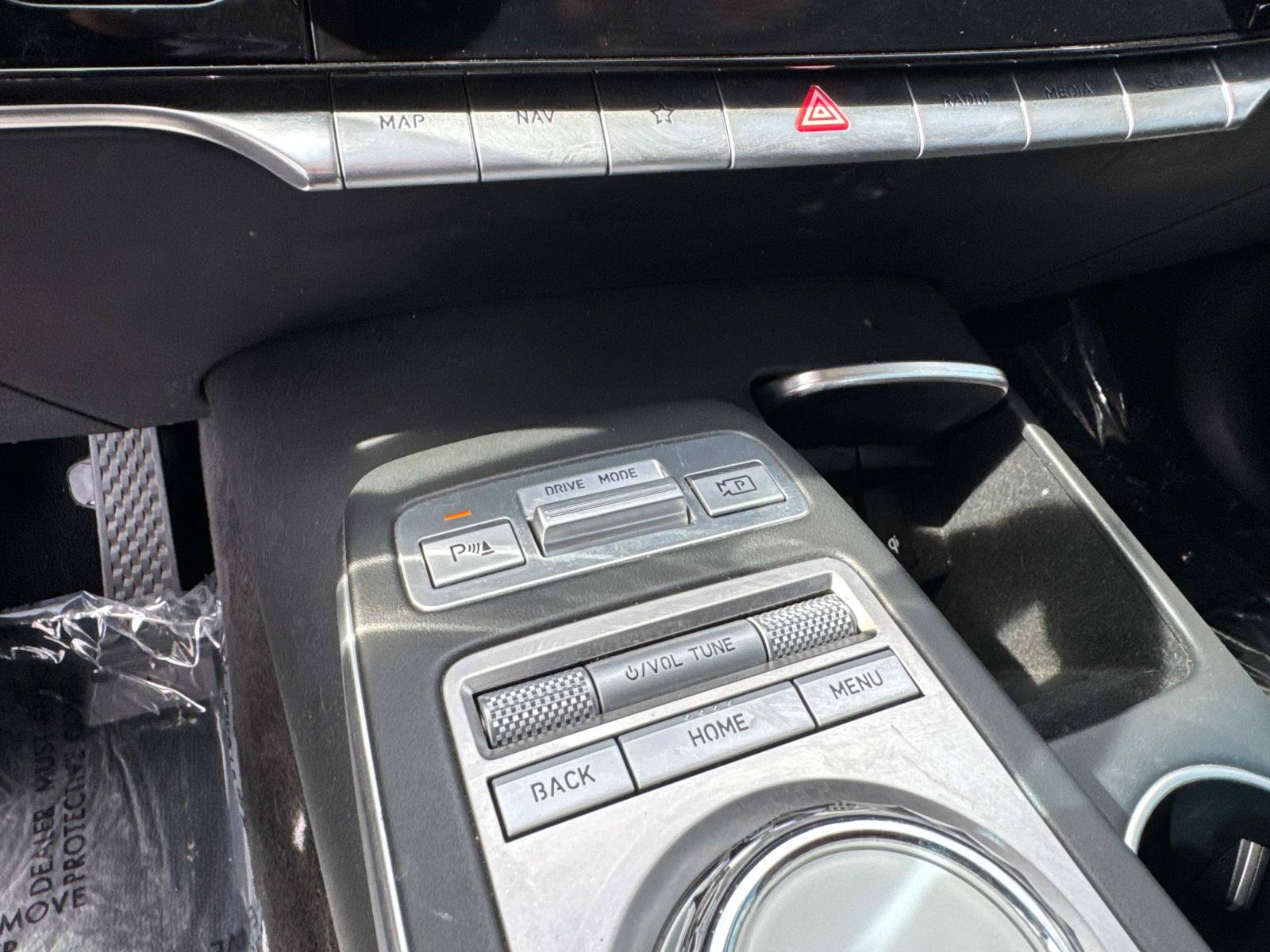 Used 2025 Genesis Electrified GV70 AWD/4WD image 16