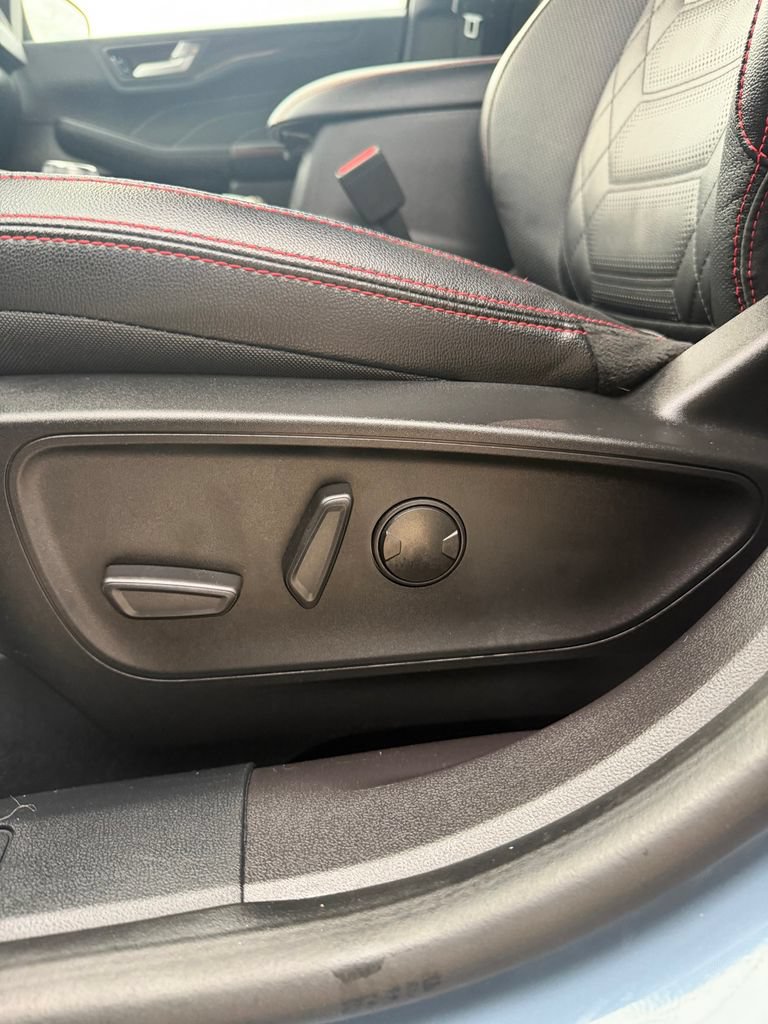 Used 2023 Ford Escape ST-Line Elite w/ Premium Technology Package AWD/4WD image 8