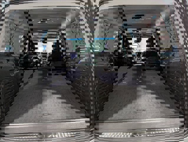 Used 2017 Chevrolet Suburban Premier image 31