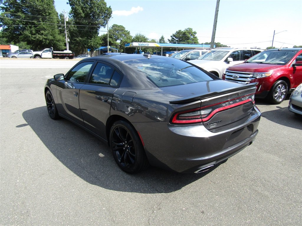 Used 2018 Dodge Charger SXT Plus w/ Blacktop Package RWD image 5