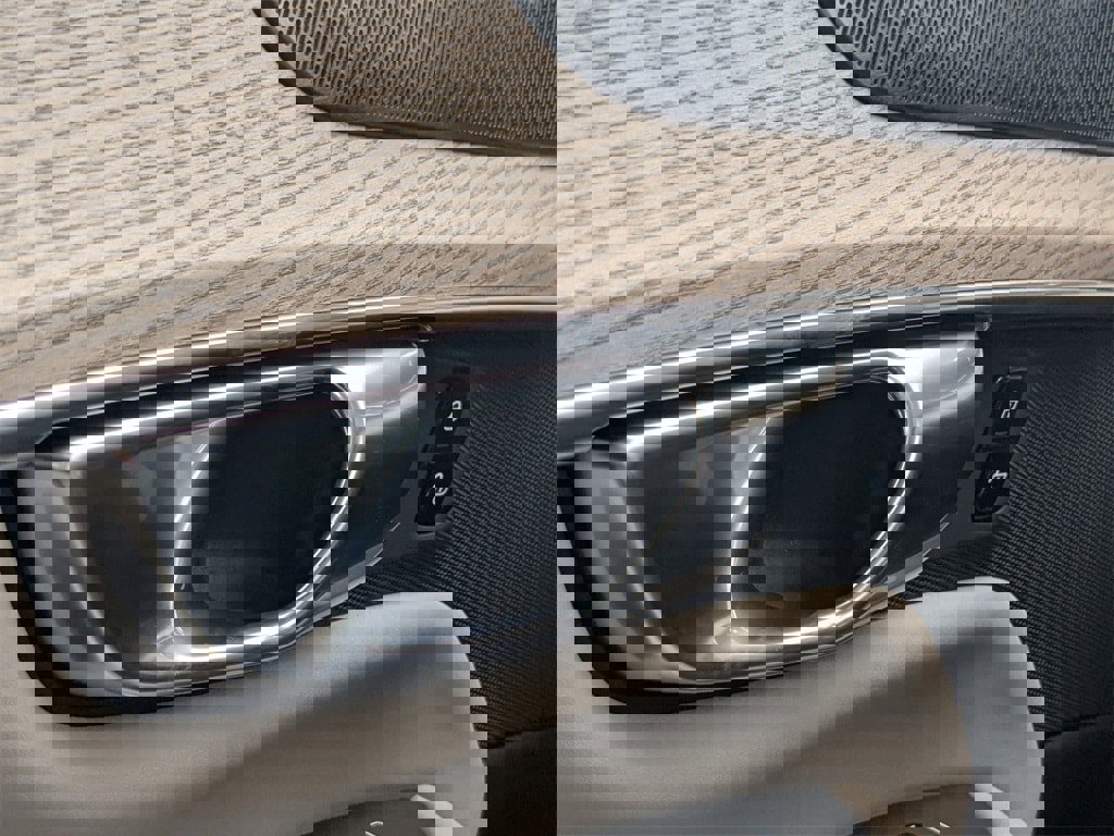 New 2026 Volvo XC90 T8 Ultra w/ Protection Package Premier image 33