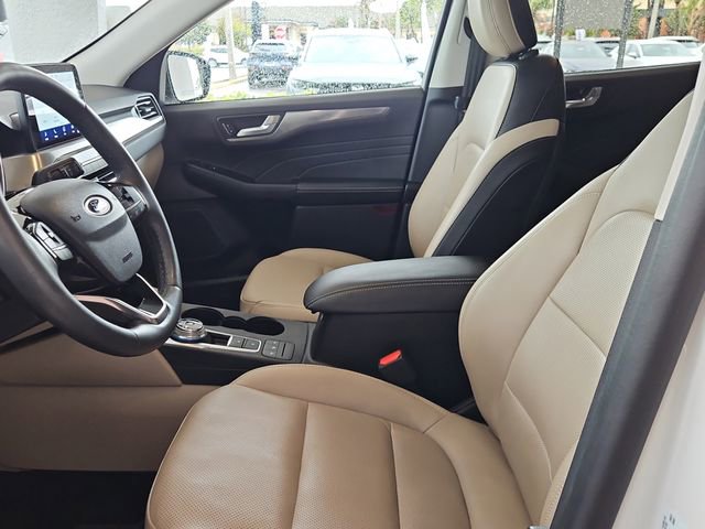 Used 2021 Ford Escape Titanium image 16