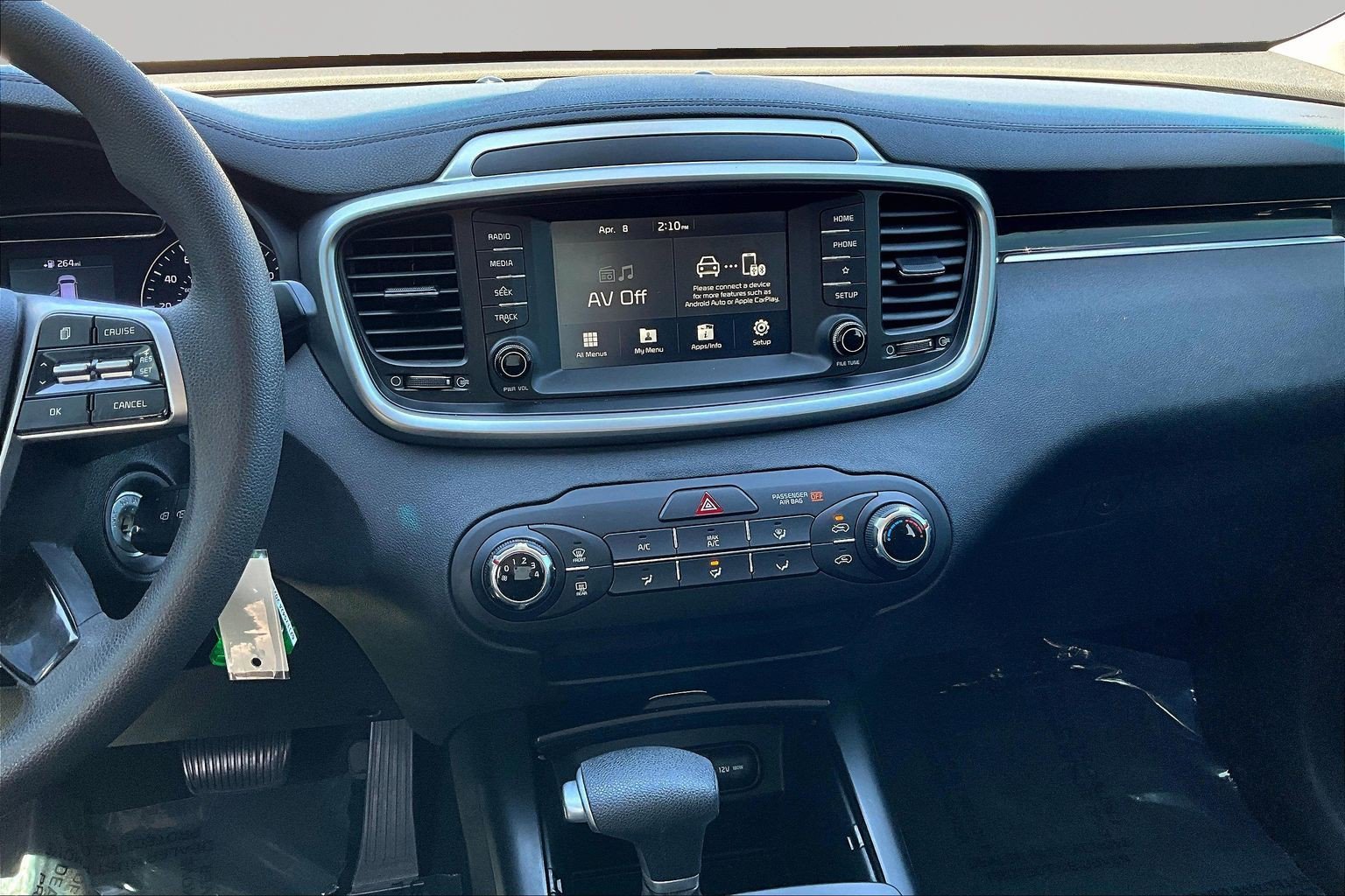 Used 2020 Kia Sorento LX image 9