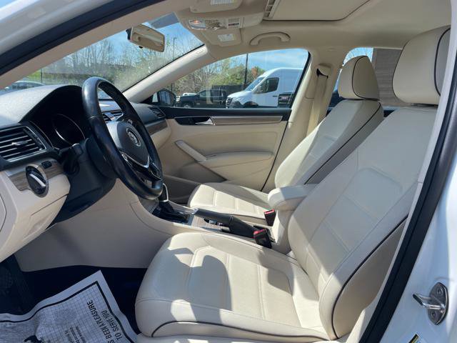 Used 2018 Volkswagen Passat 2.0T SE FWD image 17