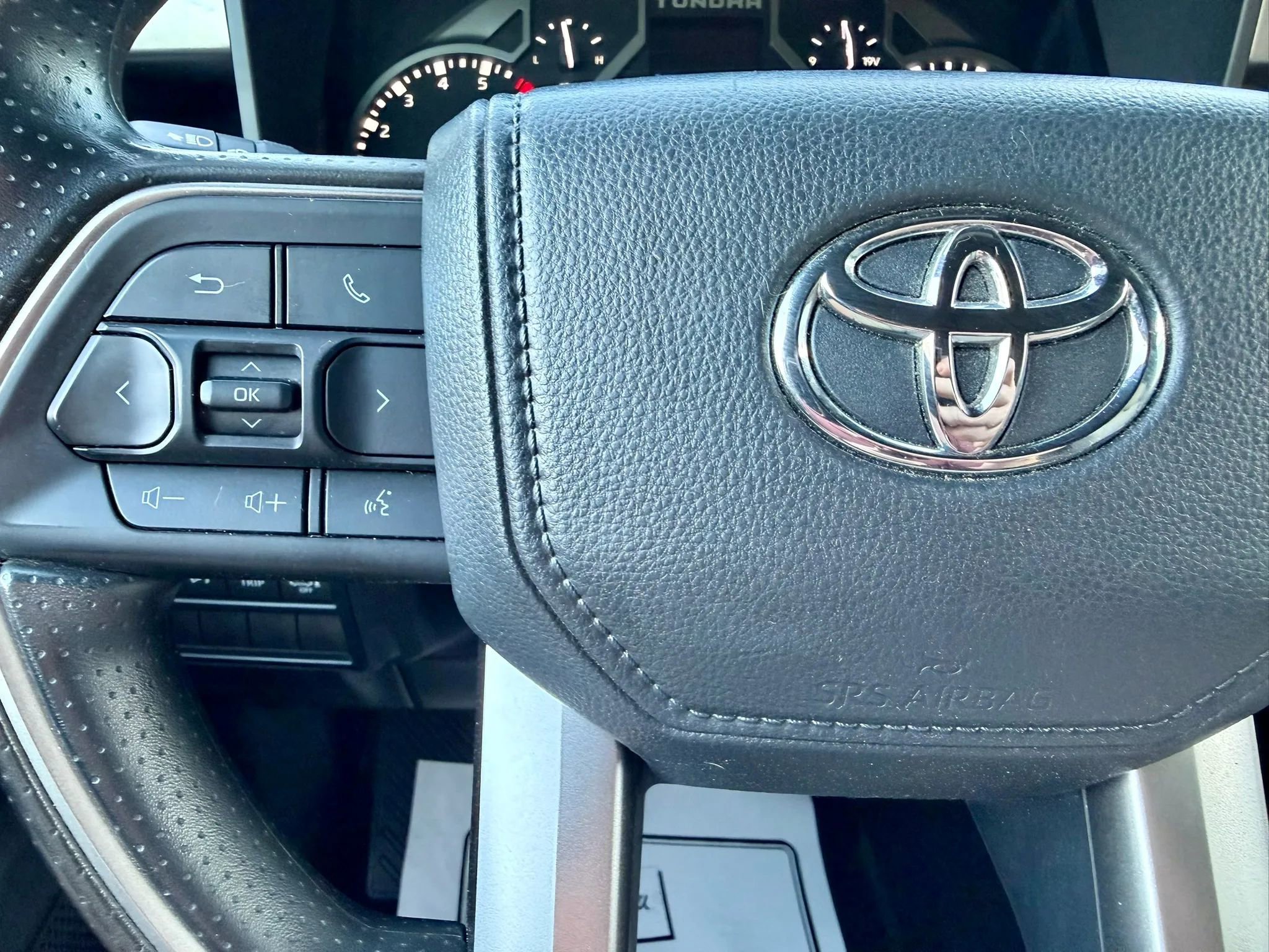 Used 2025 Toyota Tundra SR5 w/ SR5 Convenience Package image 29