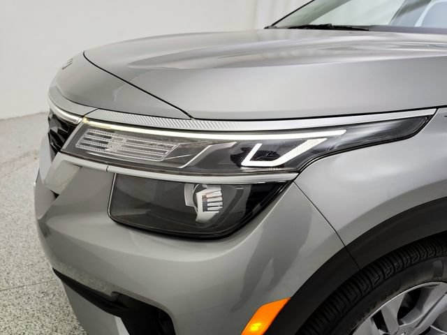 Used 2023 Kia Seltos S AWD/4WD image 30