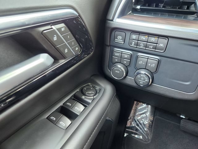 Used 2026 Chevrolet Suburban Z71 AWD/4WD image 37