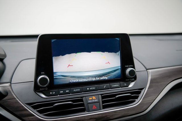 Used 2024 Nissan Altima 2.5 SV image 4