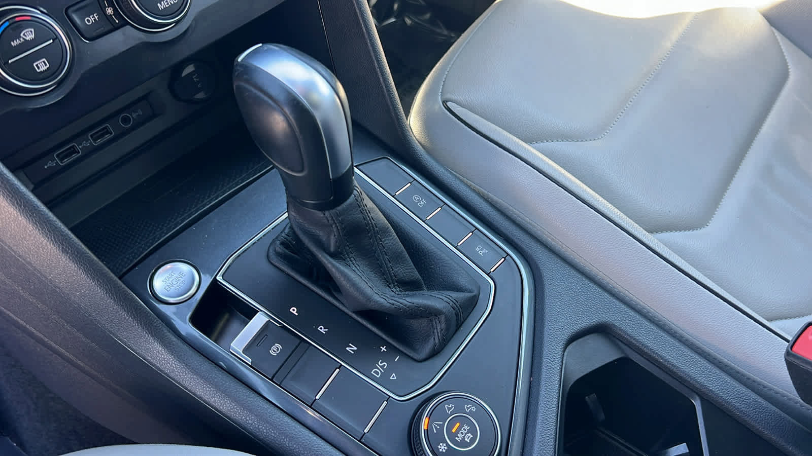 Certified 2020 Volkswagen Tiguan SEL Premium R-Line image 13