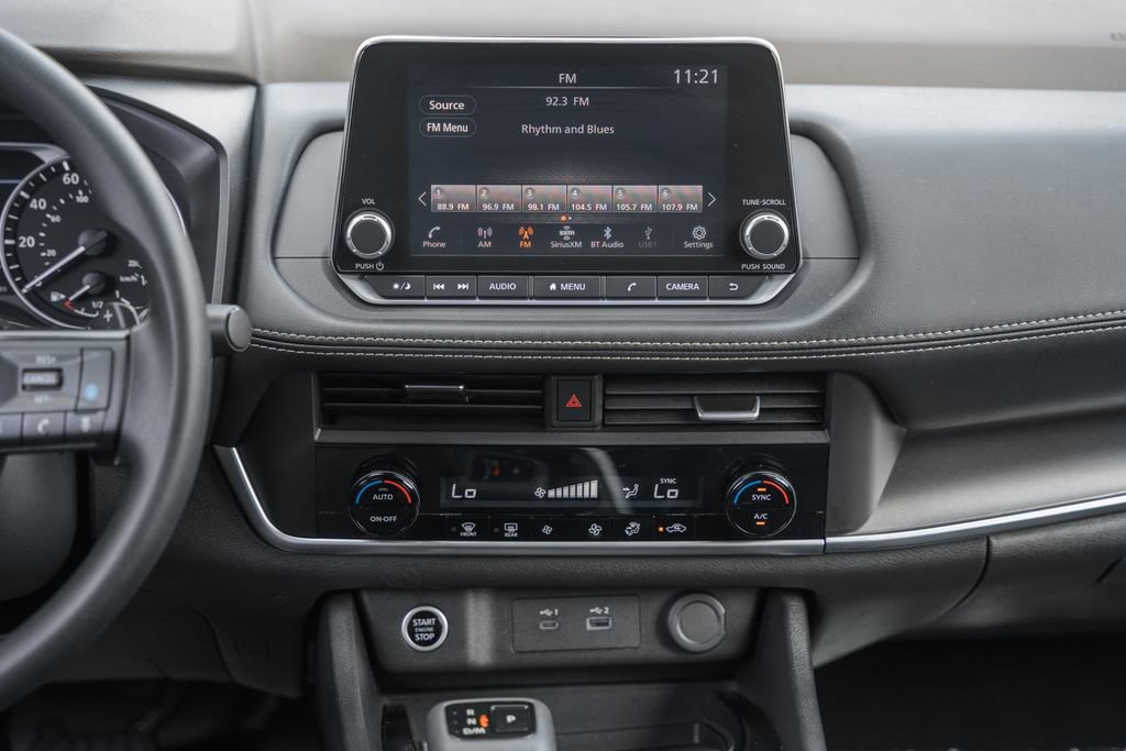 Used 2023 Nissan Rogue SV AWD/4WD image 19