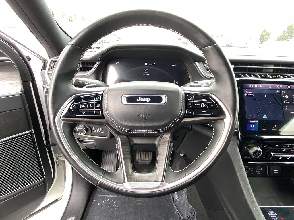 Used 2021 Jeep Grand Cherokee L Overland w/ Luxury Tech Group IV AWD/4WD image 17
