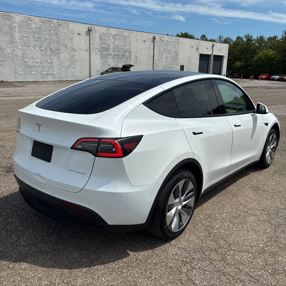 Used 2021 Tesla Model Y Long Range AWD/4WD image 3