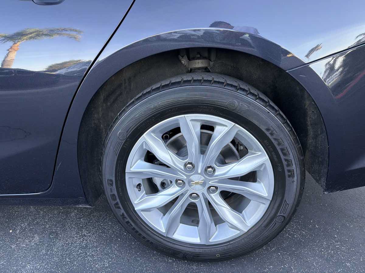 Used 2023 Chevrolet Malibu LT FWD image 37