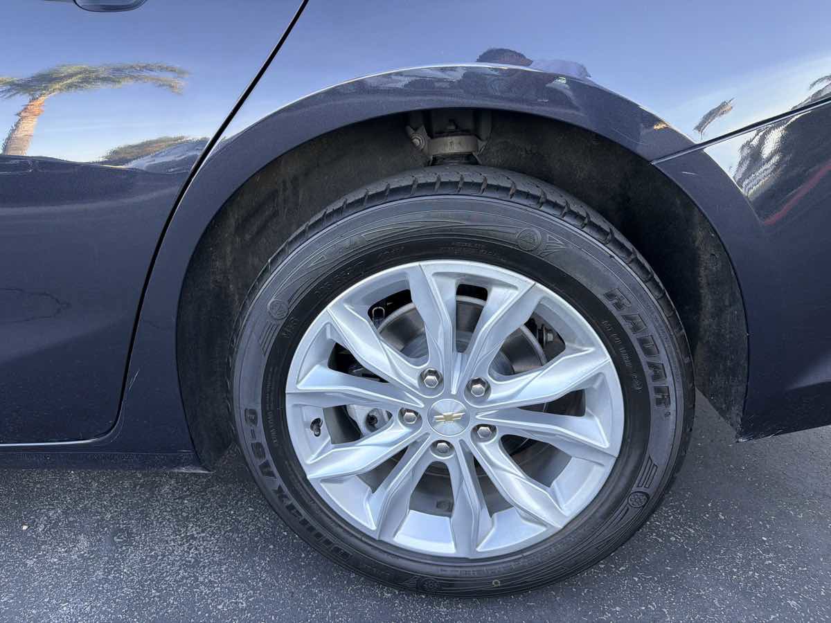 Used 2023 Chevrolet Malibu LT image 37
