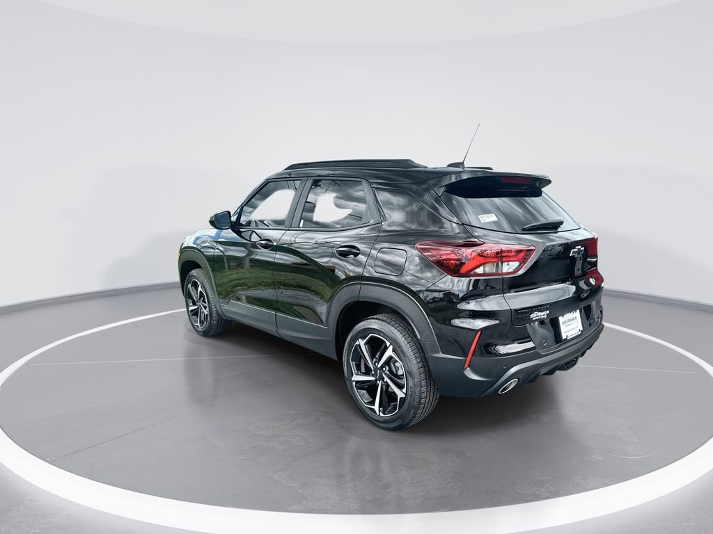 Used 2022 Chevrolet TrailBlazer RS w/ Technology Package AWD/4WD image 6