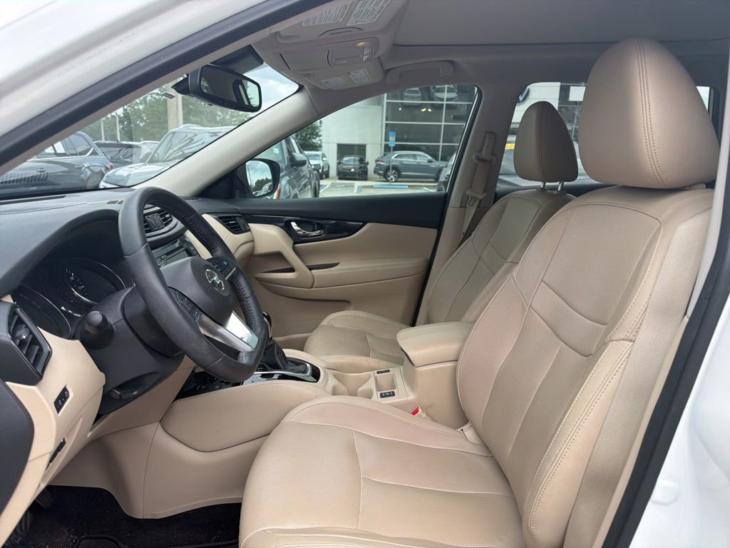 Used 2019 Nissan Rogue SL w/ Premium Package FWD image 2