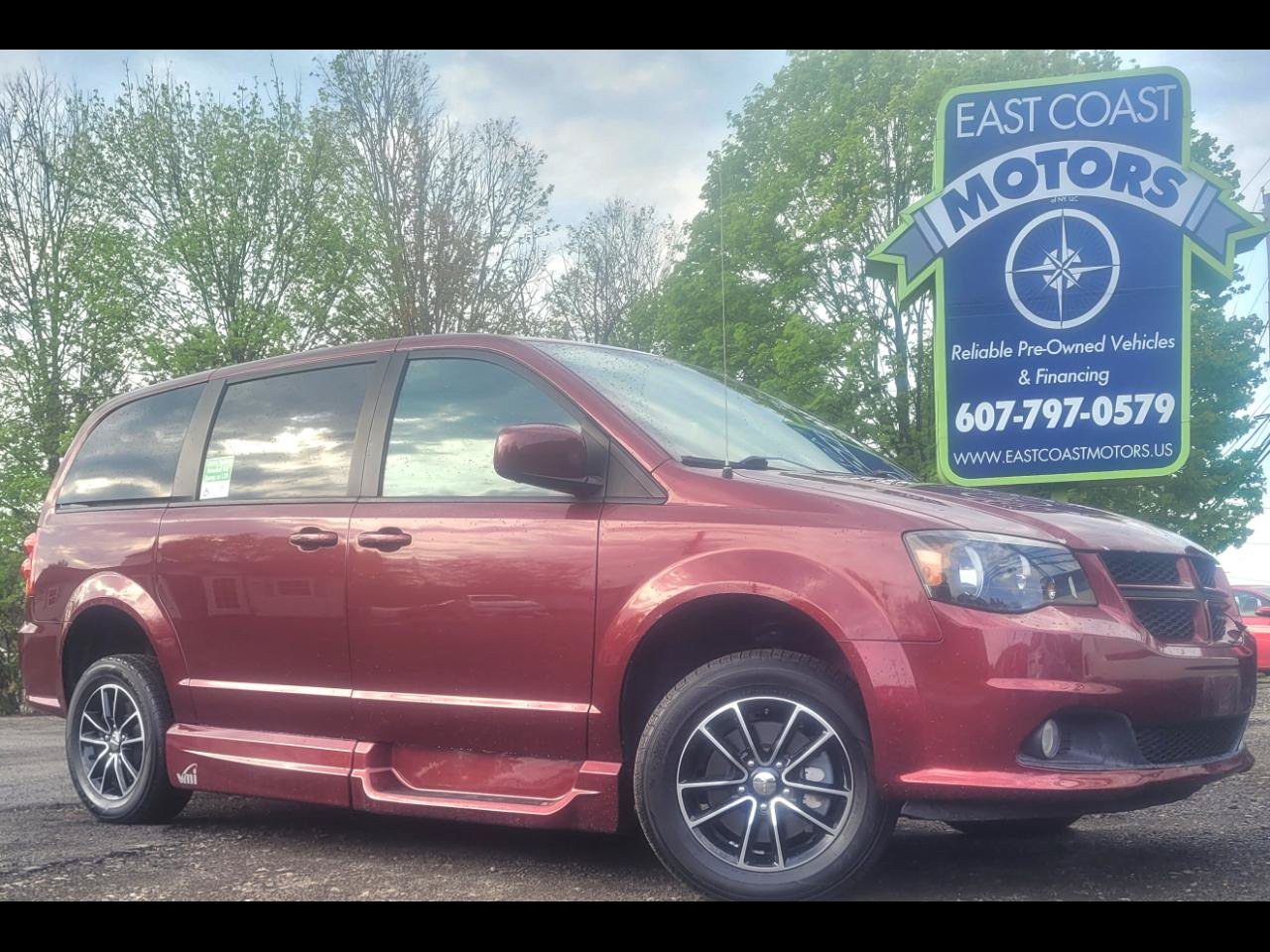 Used 2019 Dodge Grand Caravan GT FWD image 1