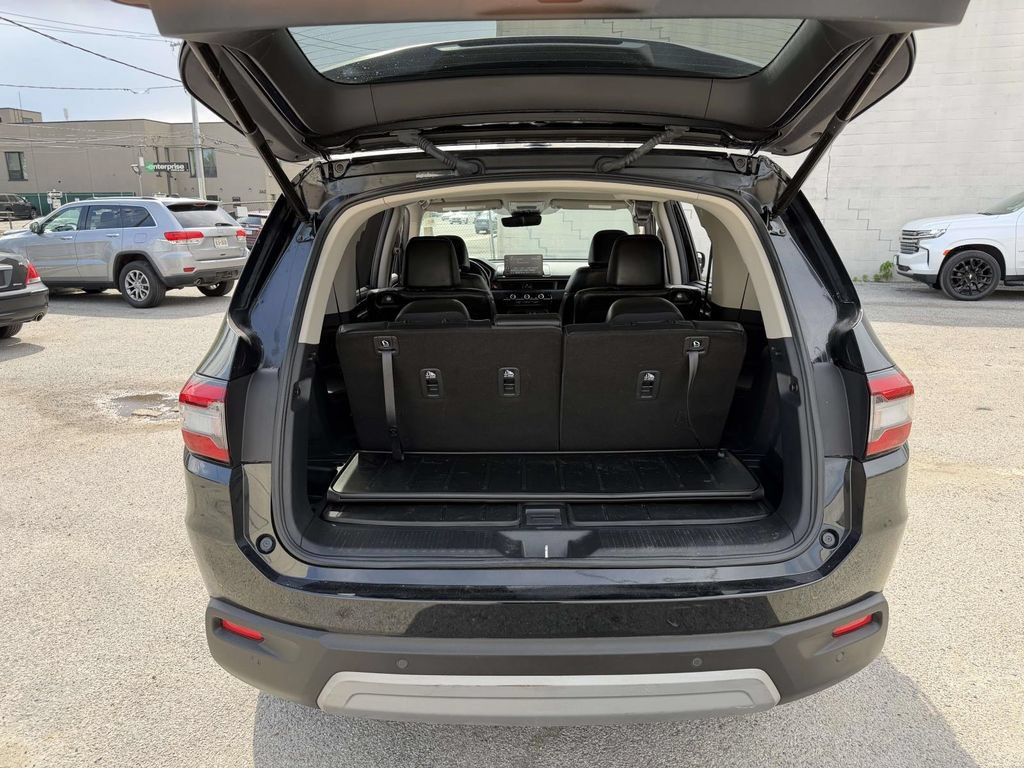 Used 2025 Honda Pilot EX-L image 12