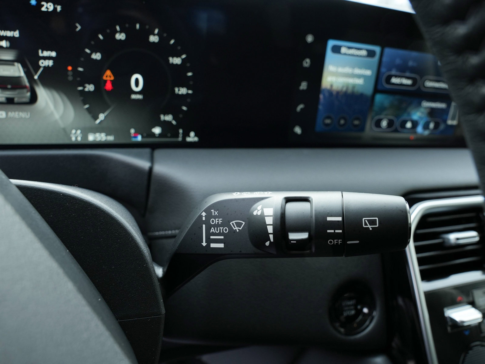 Used 2025 Nissan Armada SV image 30