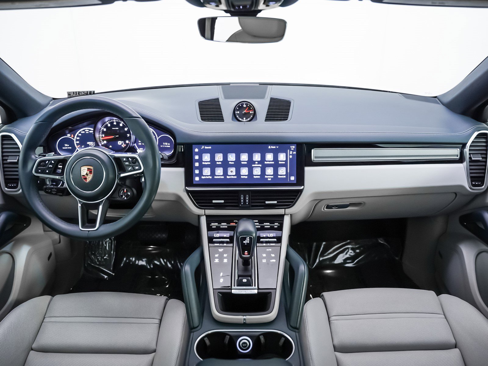 Used 2023 Porsche Cayenne Platinum Edition image 15