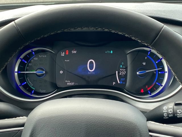 Used 2024 Chrysler Pacifica Limited FWD image 9