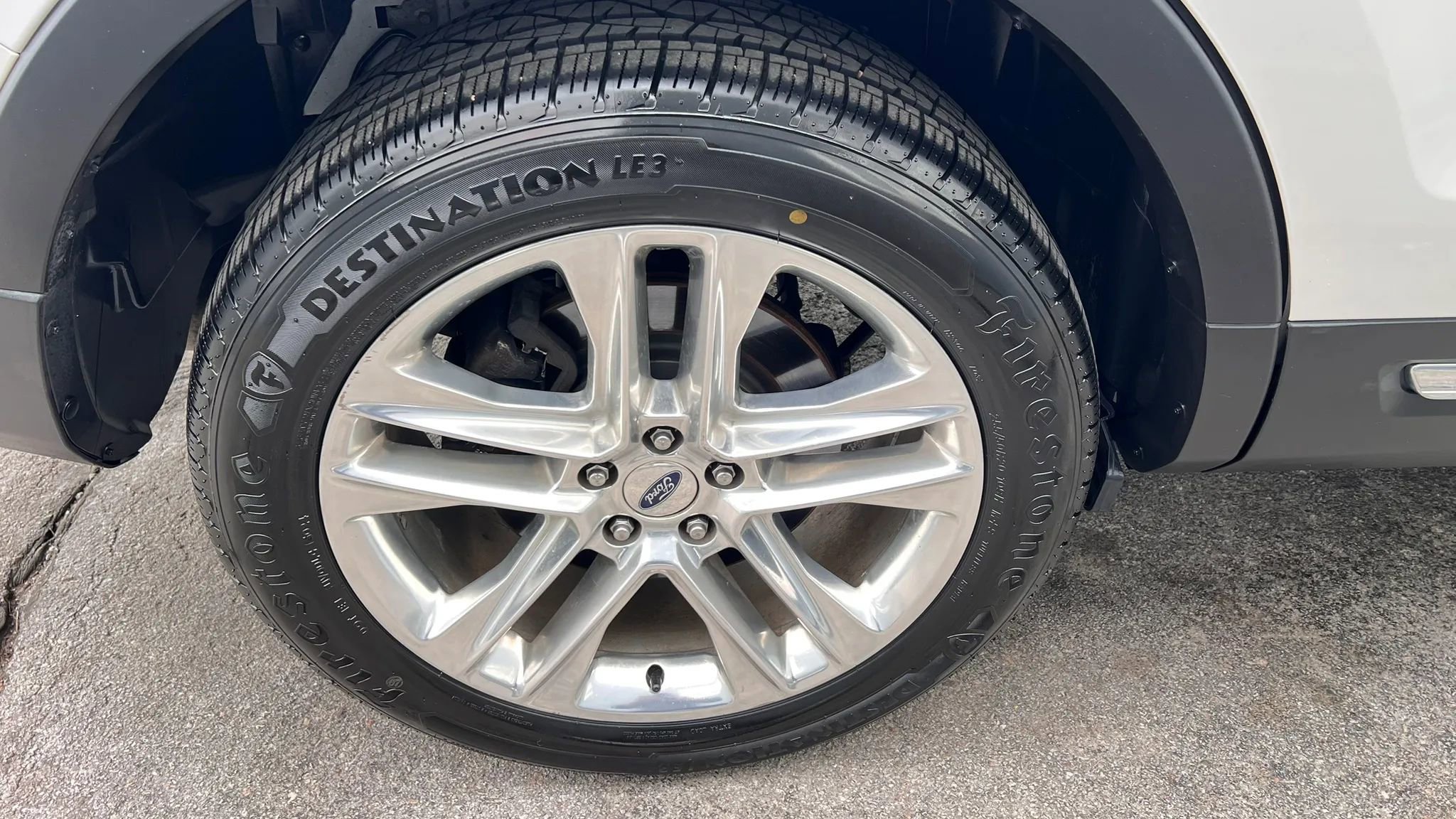 Used 2017 Ford Explorer XLT w/ Equipment Group 202A image 10