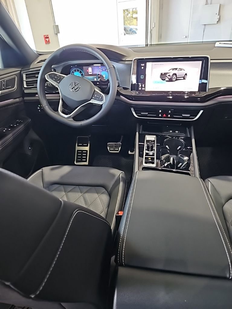 New 2026 Volkswagen Atlas Cross Sport SEL Premium R-Line AWD/4WD image 25