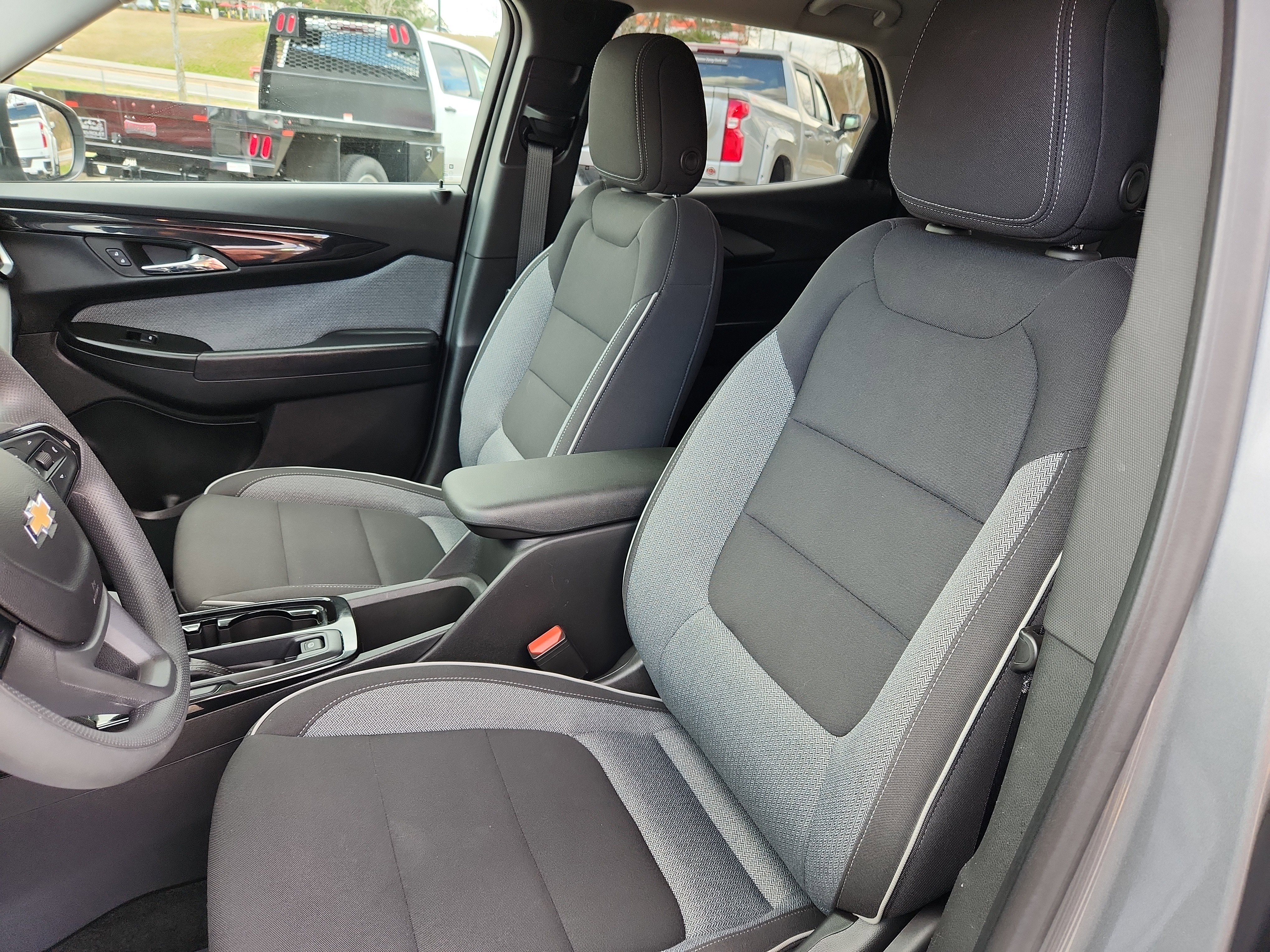 Used 2024 Chevrolet TrailBlazer LT w/ Driver Confidence Package image 22