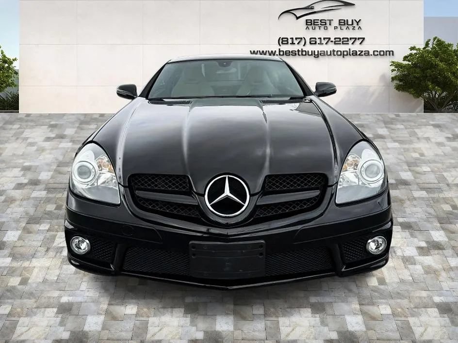 Used 2011 Mercedes-Benz SLK 300 image 2